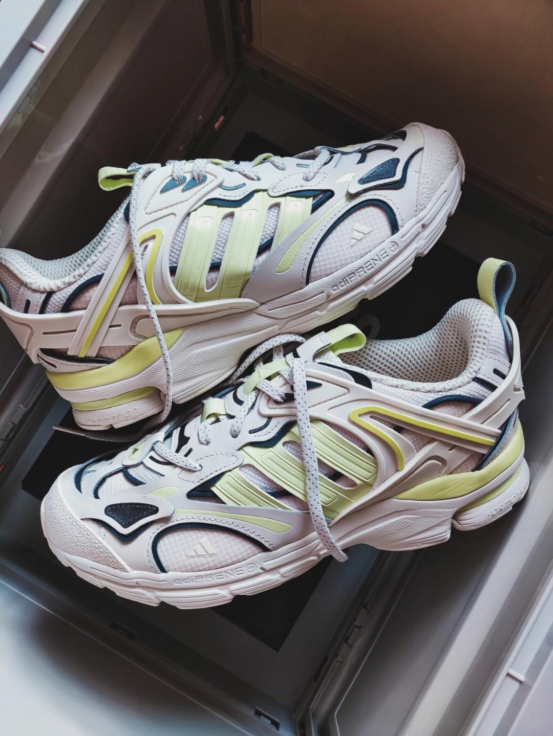 听说你是巴黎世家Track的平替?